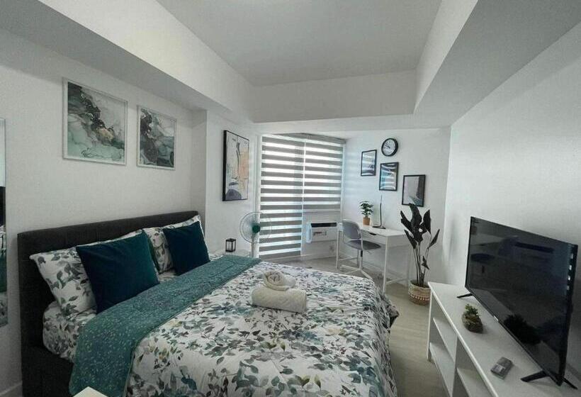 استودیو استاندارد با بالکن, The Comfy Loft