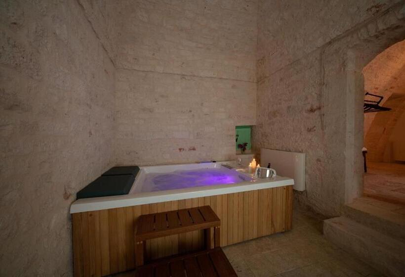 带按摩浴盆的套房, Bella Itria Esclusiva Dimora Storica Del Borgo Antico