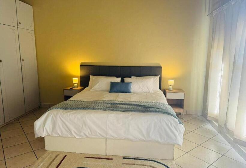 اتاق لوکس, Tranquilo Guesthouse