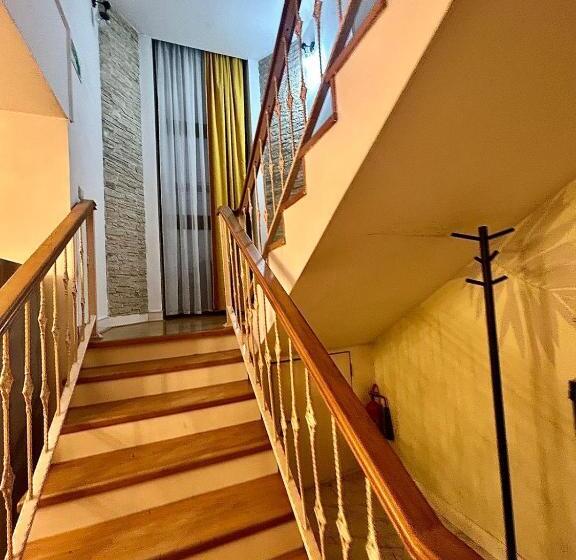 تختخواب در اتاق مشترک, Homefort Hostel