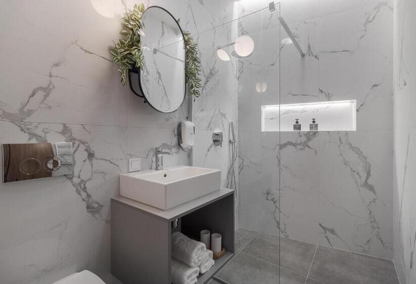 اتاق استاندارد با بالکن, Oasis Rooms