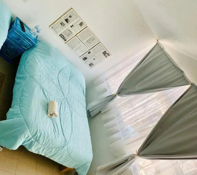 スタンダード４人部屋, Hostal De Las Flores
