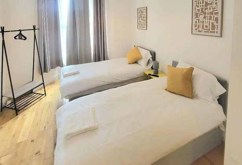 スタンダードルーム, London En Suite Double Rooms Leytonstone E11