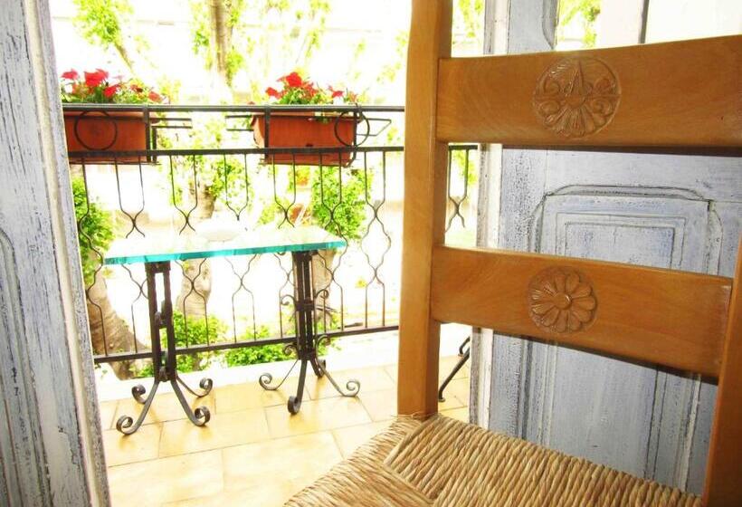 스탠다드 발코니 룸, Iaya