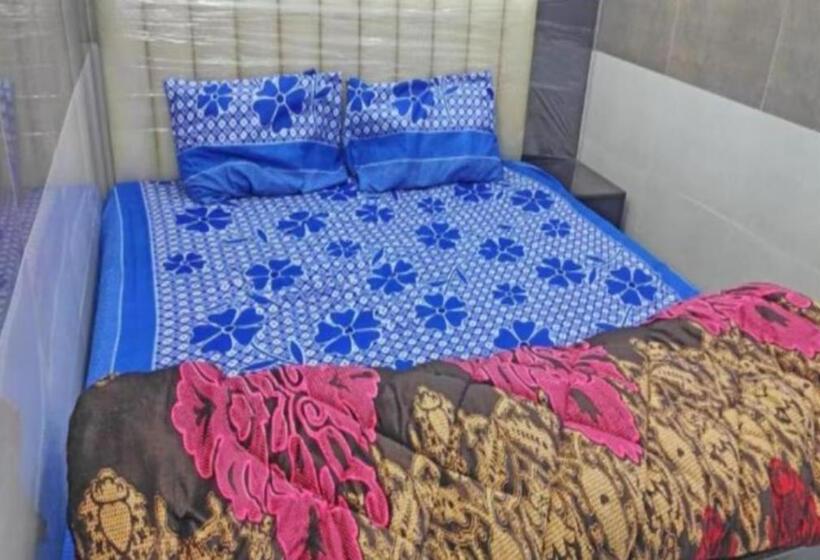 デラックスルーム, Goroomgo Hotel Sahu Rooms , Ayodhya