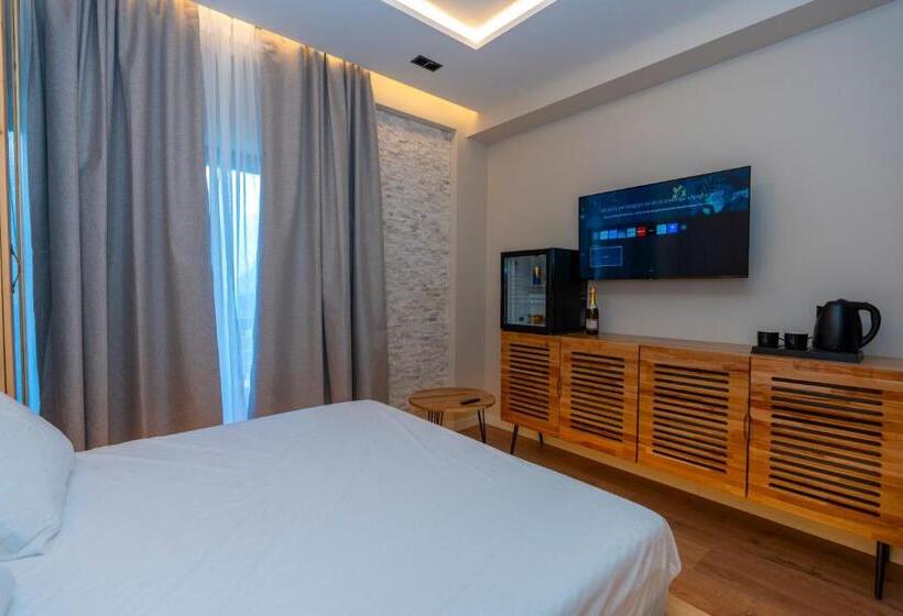 Номер Deluxe, Jezerca Theth