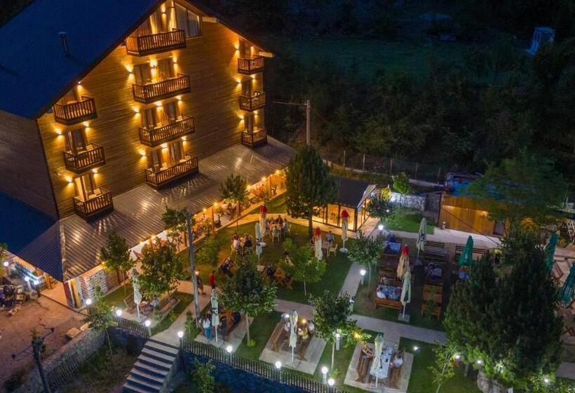 Трехместный Номер Deluxe, Jezerca Theth