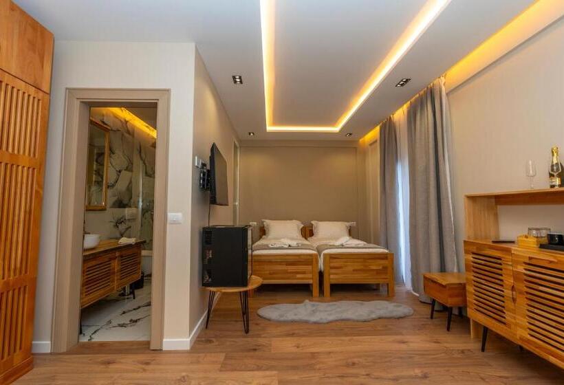 Трехместный Номер Deluxe, Jezerca Theth