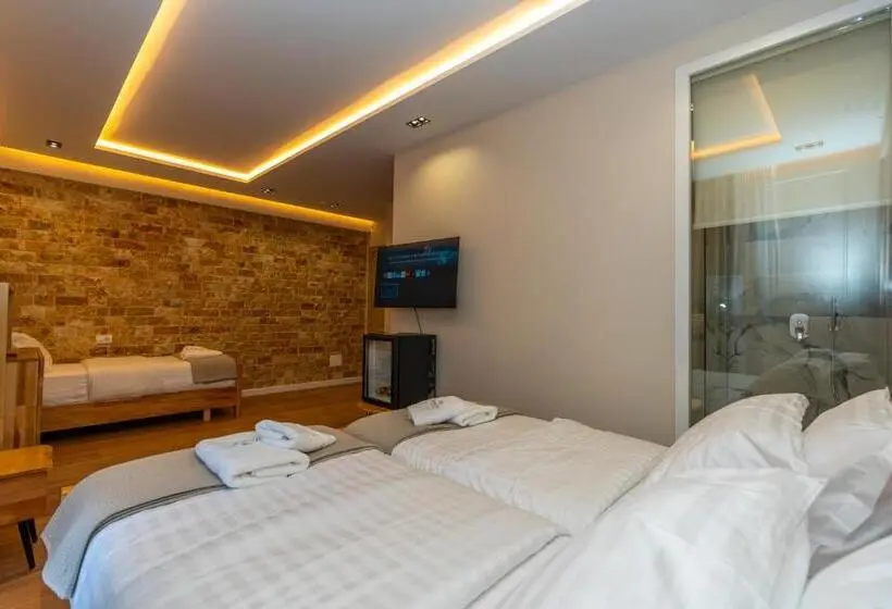 Cameră Triplă Deluxe, Jezerca Theth