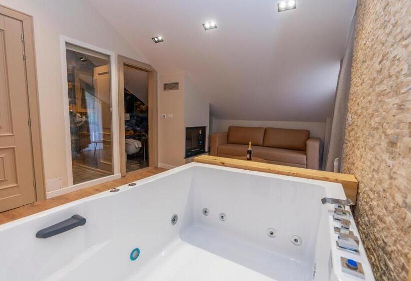 Люкс Deluxe Кровать Кинг, Jezerca Theth