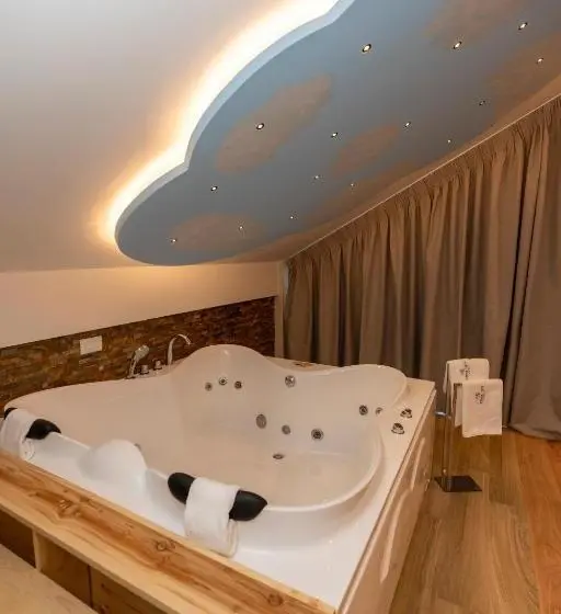 Suite Deluxe, Jezerca Theth
