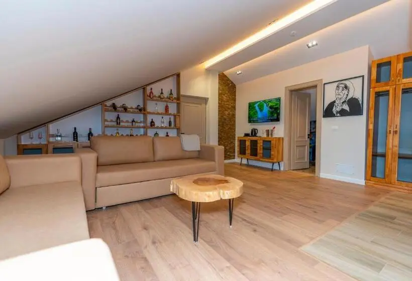 Suite Deluxe, Jezerca Theth