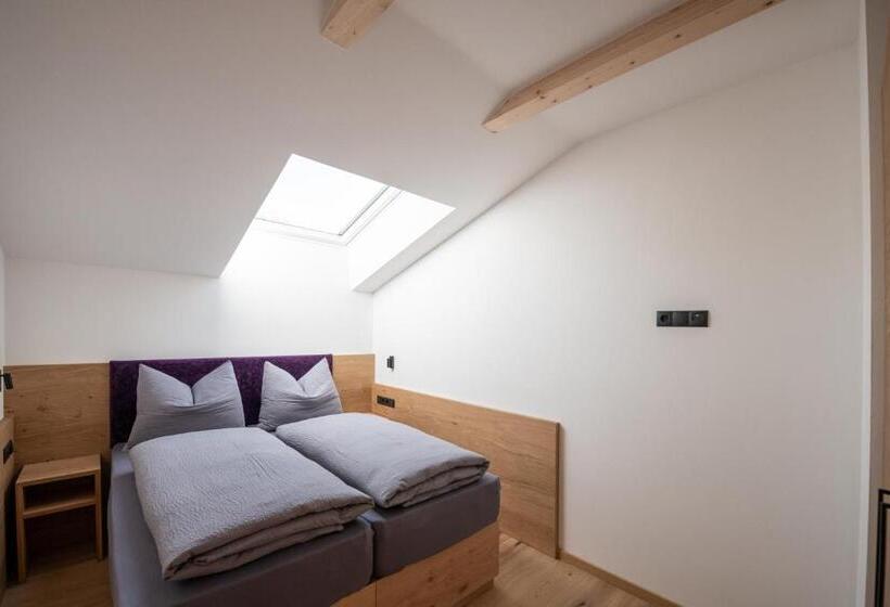 스탠다드 스튜디오, My Gruberhof