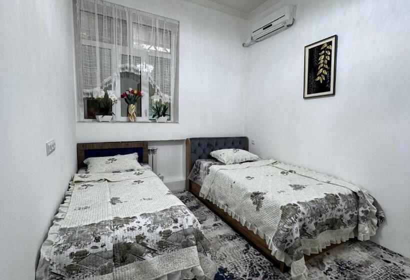 Apartament 3 Dormitoris, Komolon