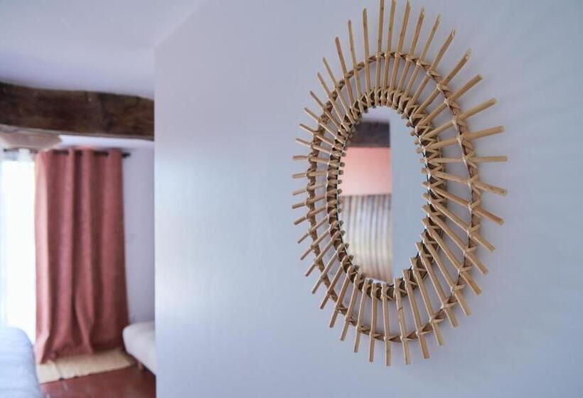 带露台的标准房间, Le Repaire Lagardère