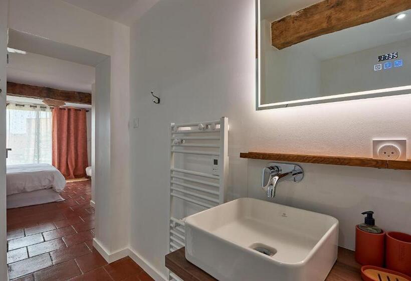 带露台的标准房间, Le Repaire Lagardère