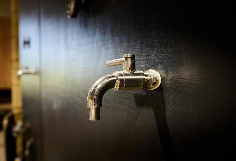 家庭间, Le Repaire Lagardère