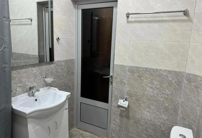 اتاق استاندارد یک نفره, Bank