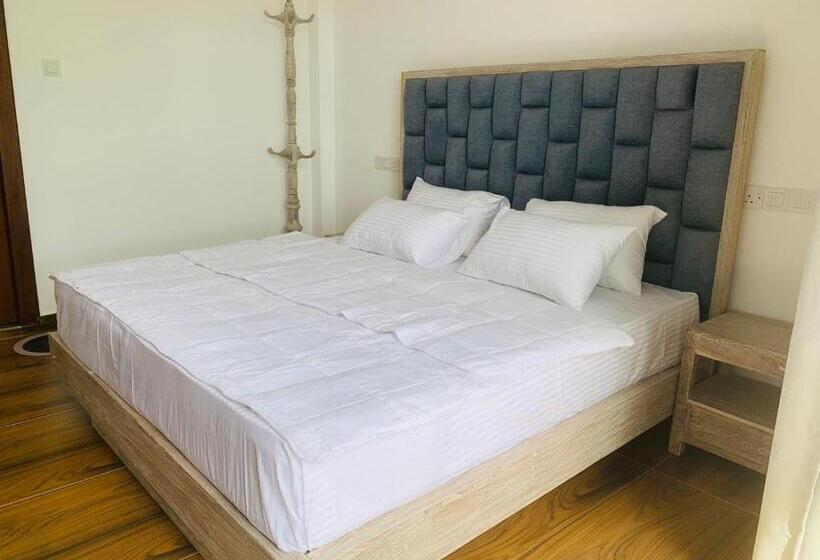 غرفة قياسية مزوَّدة بشُرفة, Citrine Kandy