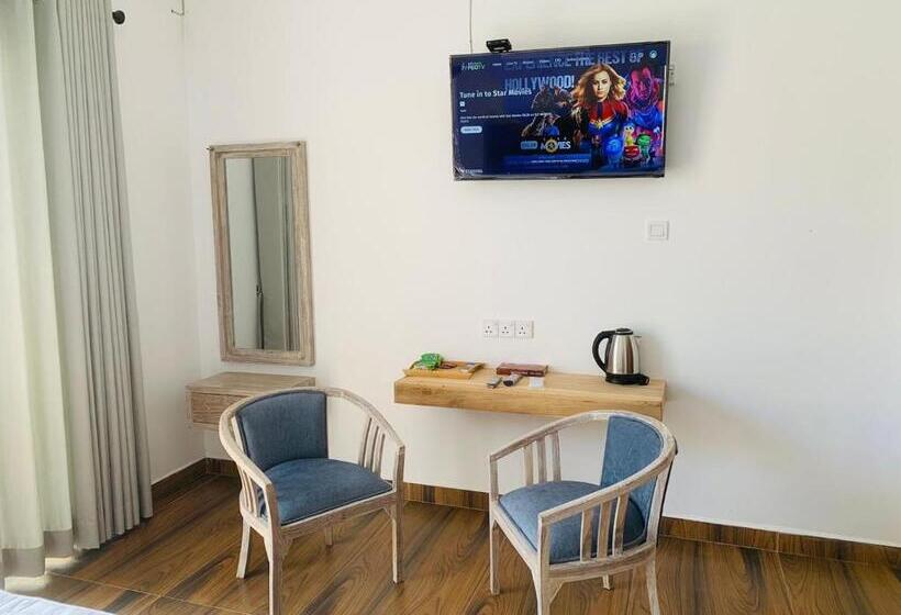 غرفة قياسية مزوَّدة بشُرفة, Citrine Kandy