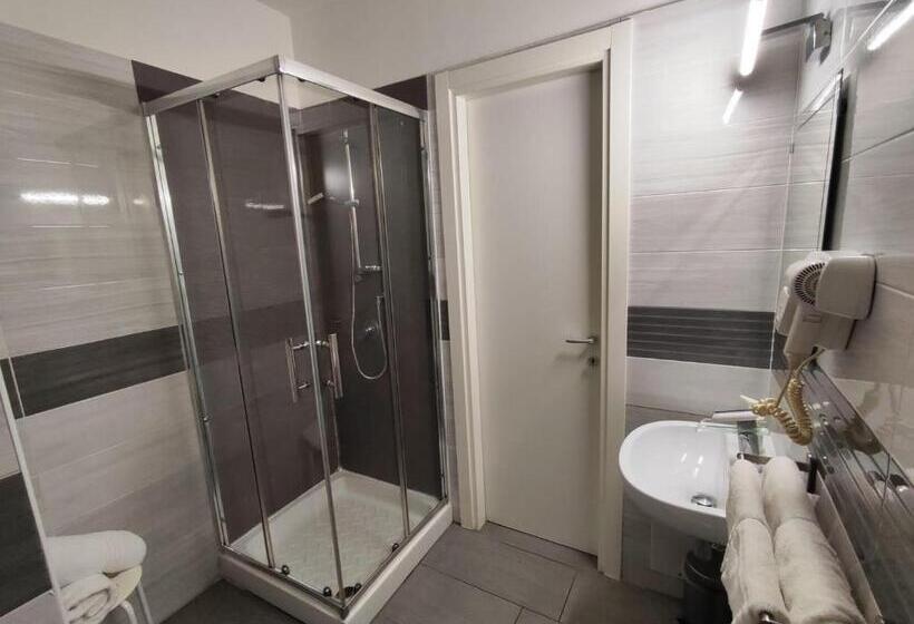 غرفة قياسية سرير كينج, Living