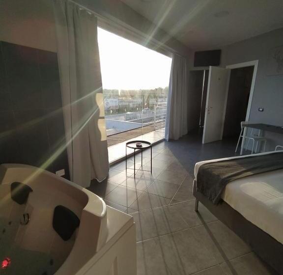 جناح سرير كينج, Living