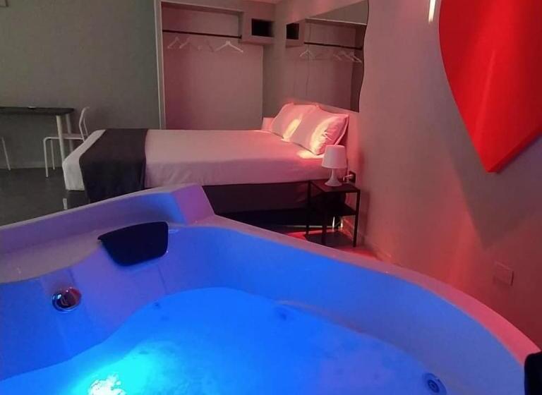 جناح سرير كينج, Living