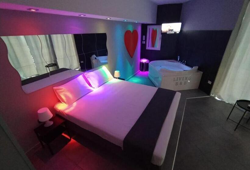 جناح سرير كينج, Living