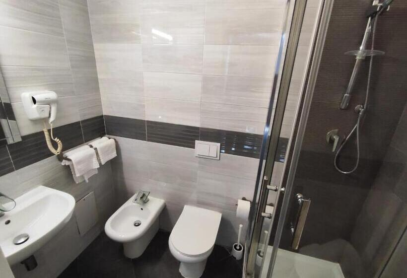 غرفة قياسية مزوَّدة بجاكوزي, Living