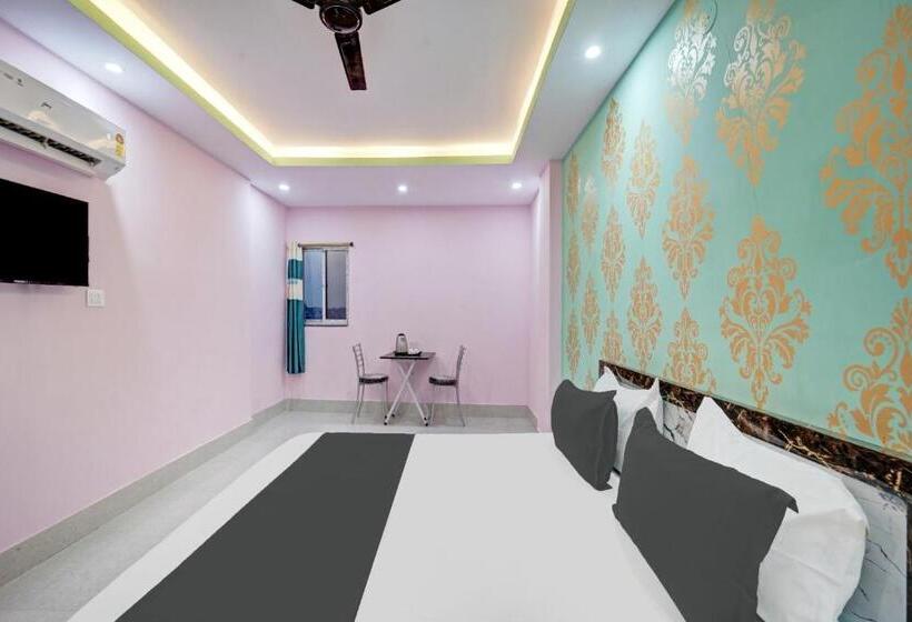 اتاق کلاسیک سه تخته, O Arsh Residential