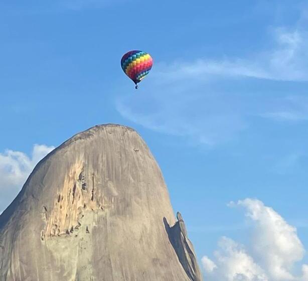 バルコニー付き1ベッドルームアパートメント, Pedra Azul Vista Azul Apart Hotel Frente Para Pedra
