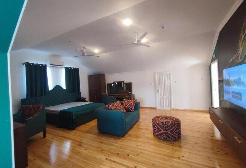 Suite Familiar, Anor