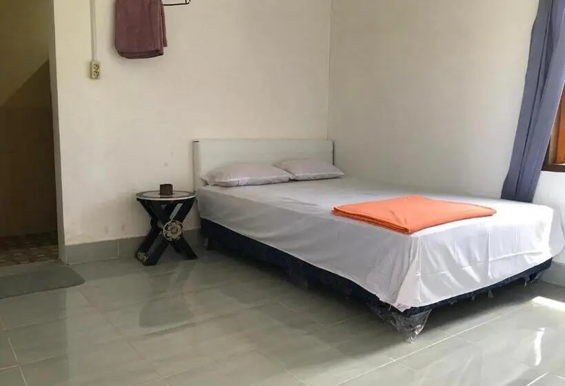 プールビュースタンダードルーム, Rinjani Terrace Cottage & Resto