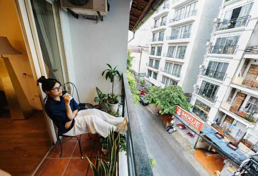 استودیو استاندارد با بالکن, Sun Global Boutique Apart