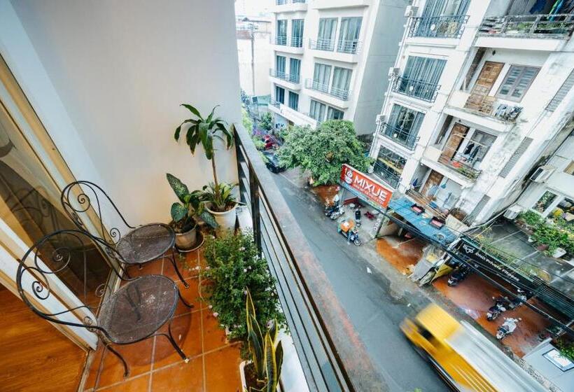 استودیو استاندارد با بالکن, Sun Global Boutique Apart