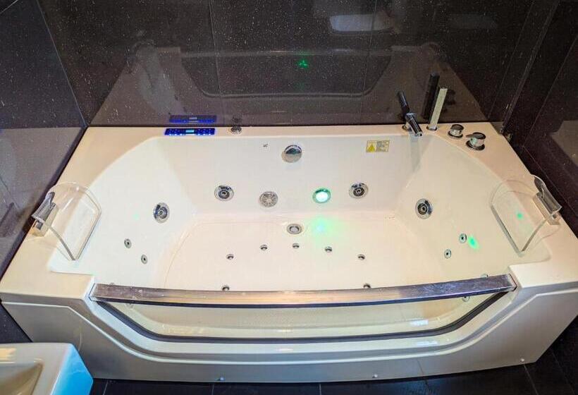 Номер Deluxe, Airpot Hotel By Cmb Apartments