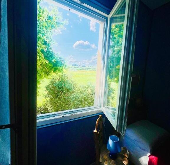 חדר סטנדרט לשלושה עם נוף לגינה, B&b Rifugio Degli Artisti   Themed Rooms