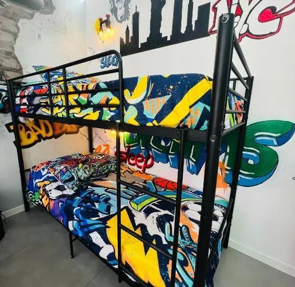 ガーデンビュースタンダード４ベッドルーム, B&b Rifugio Degli Artisti   Themed Rooms
