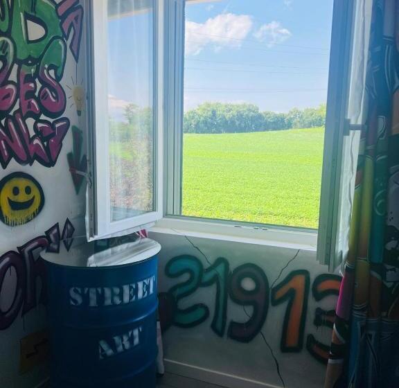 חדר לארבעה סטנדרטי עם נוף לגינה, B&b Rifugio Degli Artisti   Themed Rooms