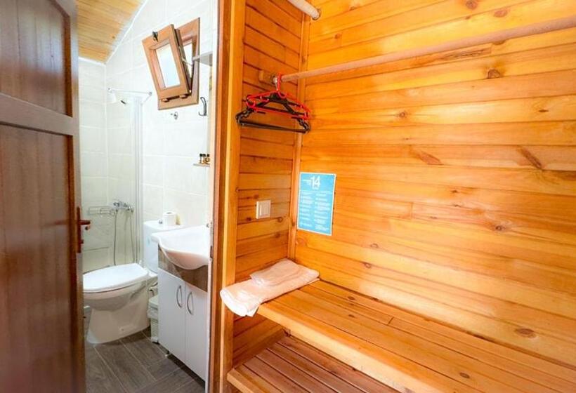 חדר משפחתי, Gaia Bungalow