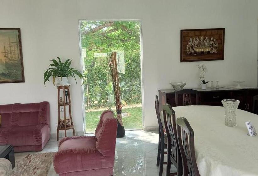 آپارتمان 3 خوابه, Casa Muy Cómoda Santa Cruz