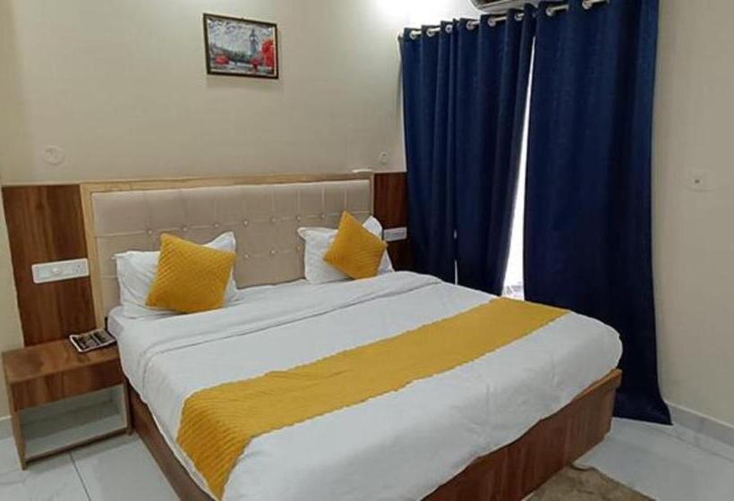 Номер Deluxe, Fabhotel Hari Rudra Inn