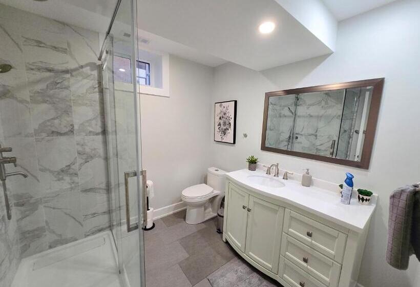 デラックススタジオ, Byward Market Luxury Guesthouse