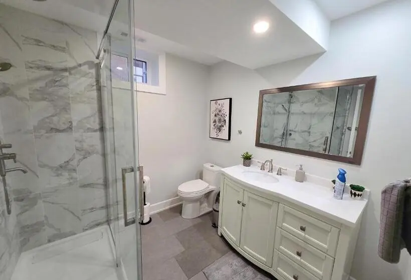 デラックススタジオ, Byward Market Luxury Guesthouse