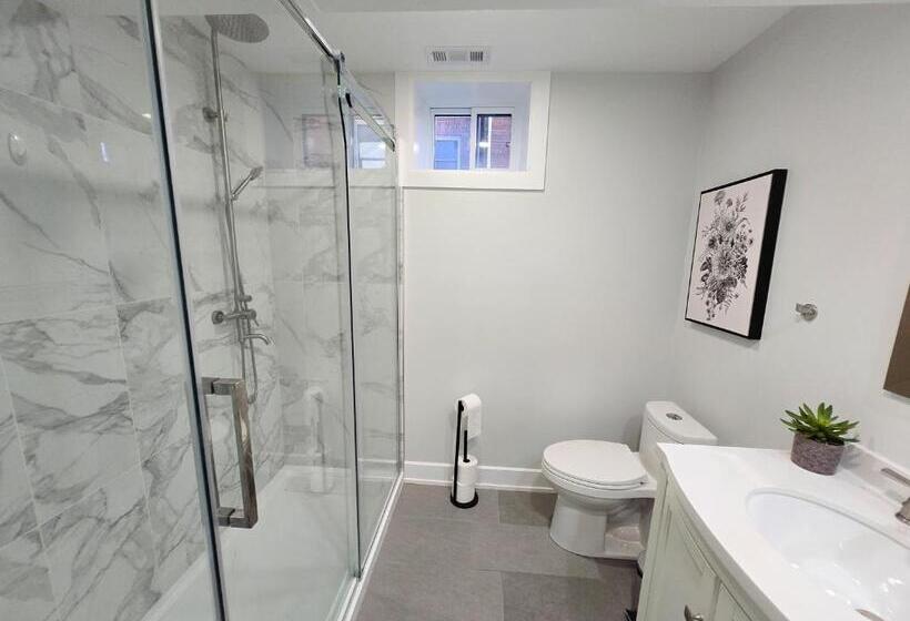 豪华家庭房间, Byward Market Luxury Guesthouse