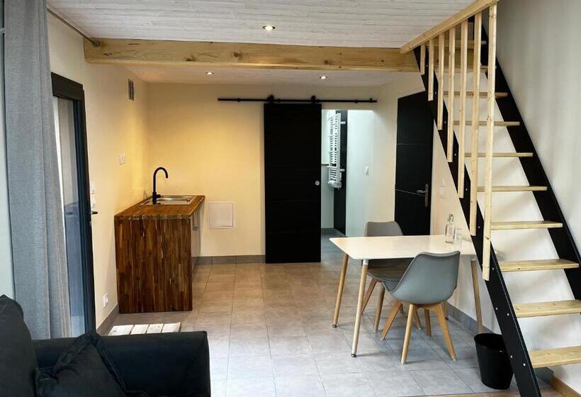 חדר סטודיו סטנדרד, Escale 1695