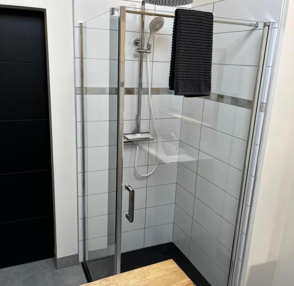 חדר סטודיו סטנדרד, Escale 1695