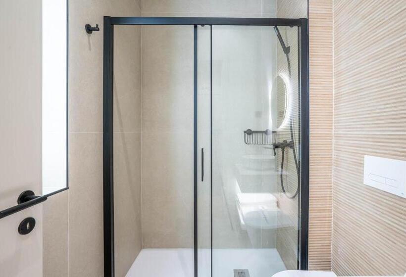 Standard studio with river view, Gigantones Guesthouse