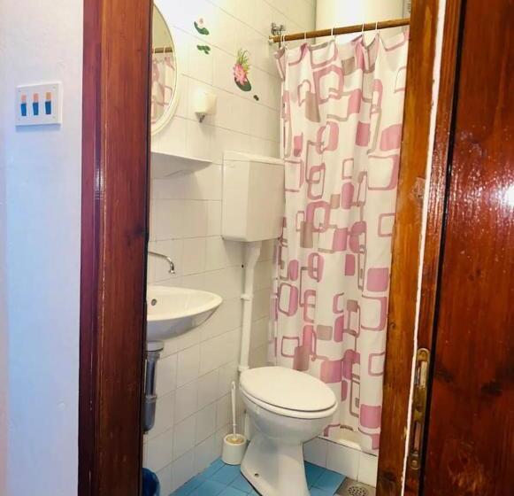 اتاق استاندارد سه نفره, Hana & Uma Apartments