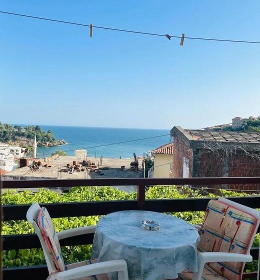 اتاق استاندارد سه نفره, Hana & Uma Apartments